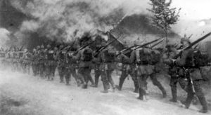 300px-german_infantry_marching_1914.jpg